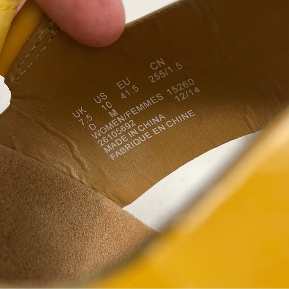 Clark’s Artisan Casslyn Dez Mustard Yellow Patent Platform Wedge Sandals 10 - Picture 12 of 13